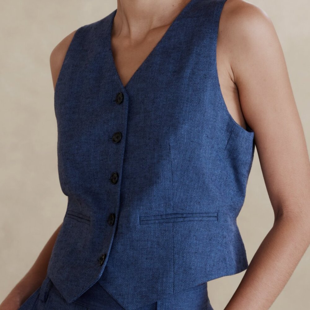 Banana Republic Linen-Blend Cropped Vest